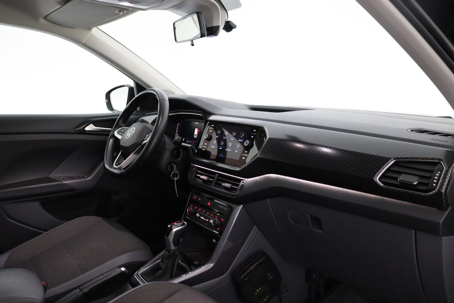 Volkswagen T-Cross vaihtoauto