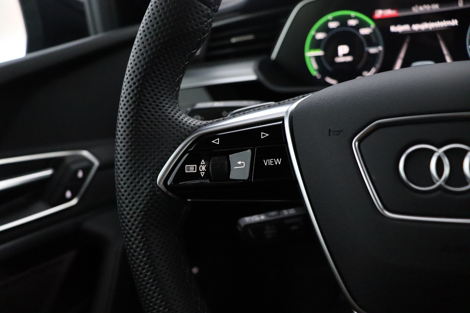 Audi Q8 e-tron vaihtoauto