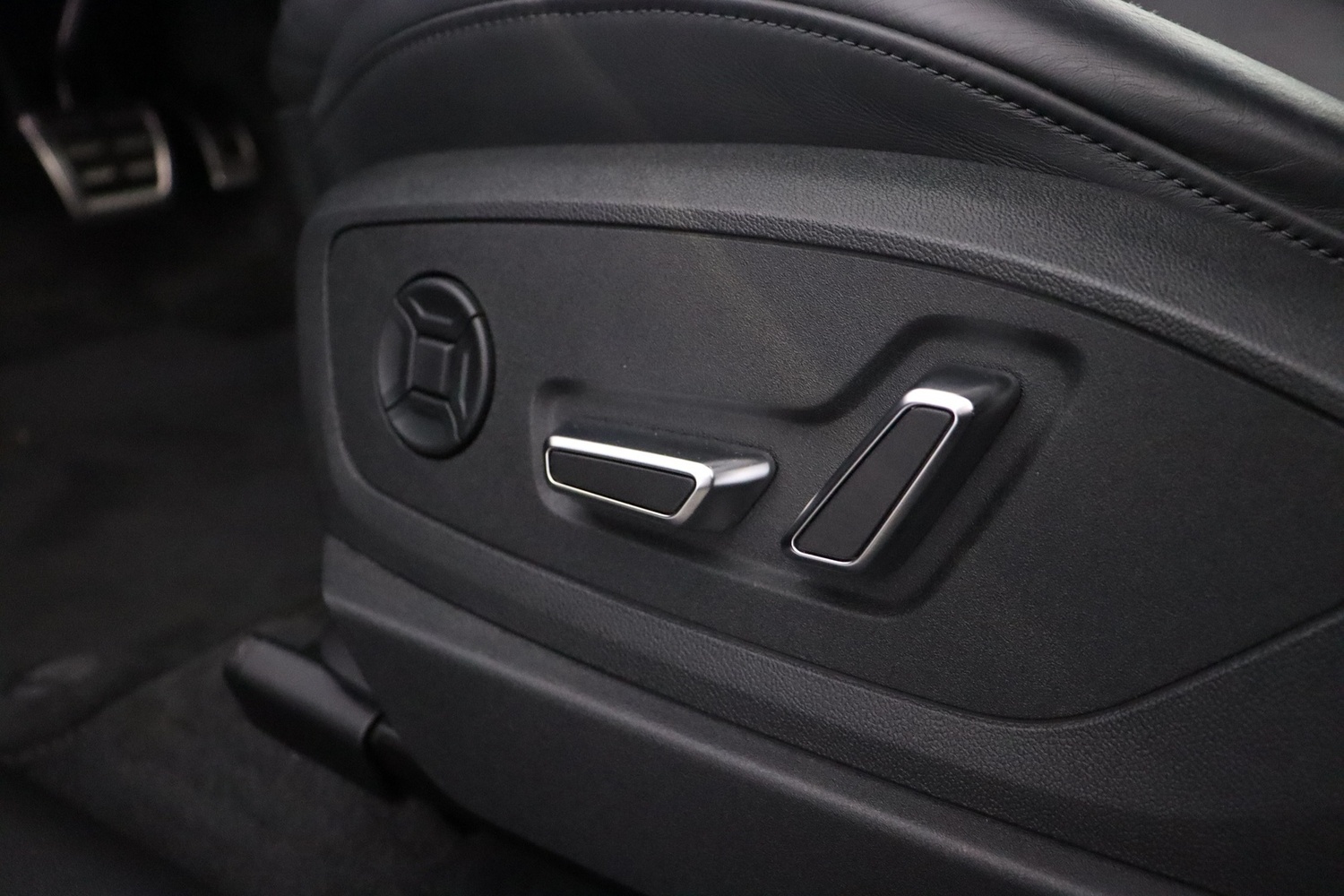 Audi Q8 e-tron vaihtoauto