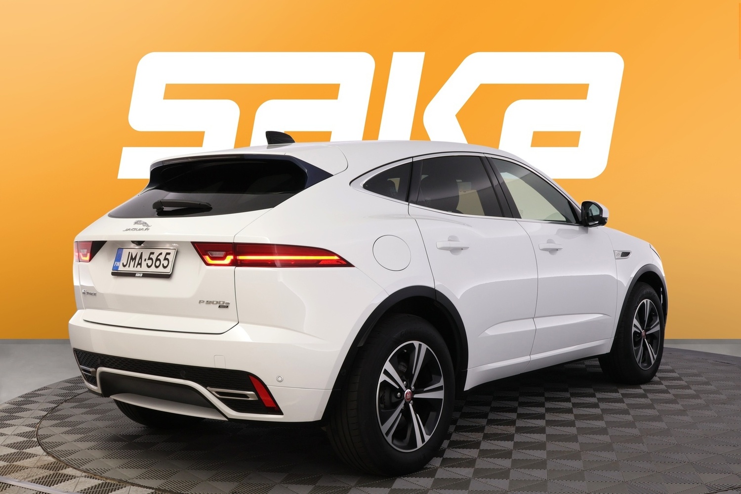 Jaguar E-PACE vaihtoauto