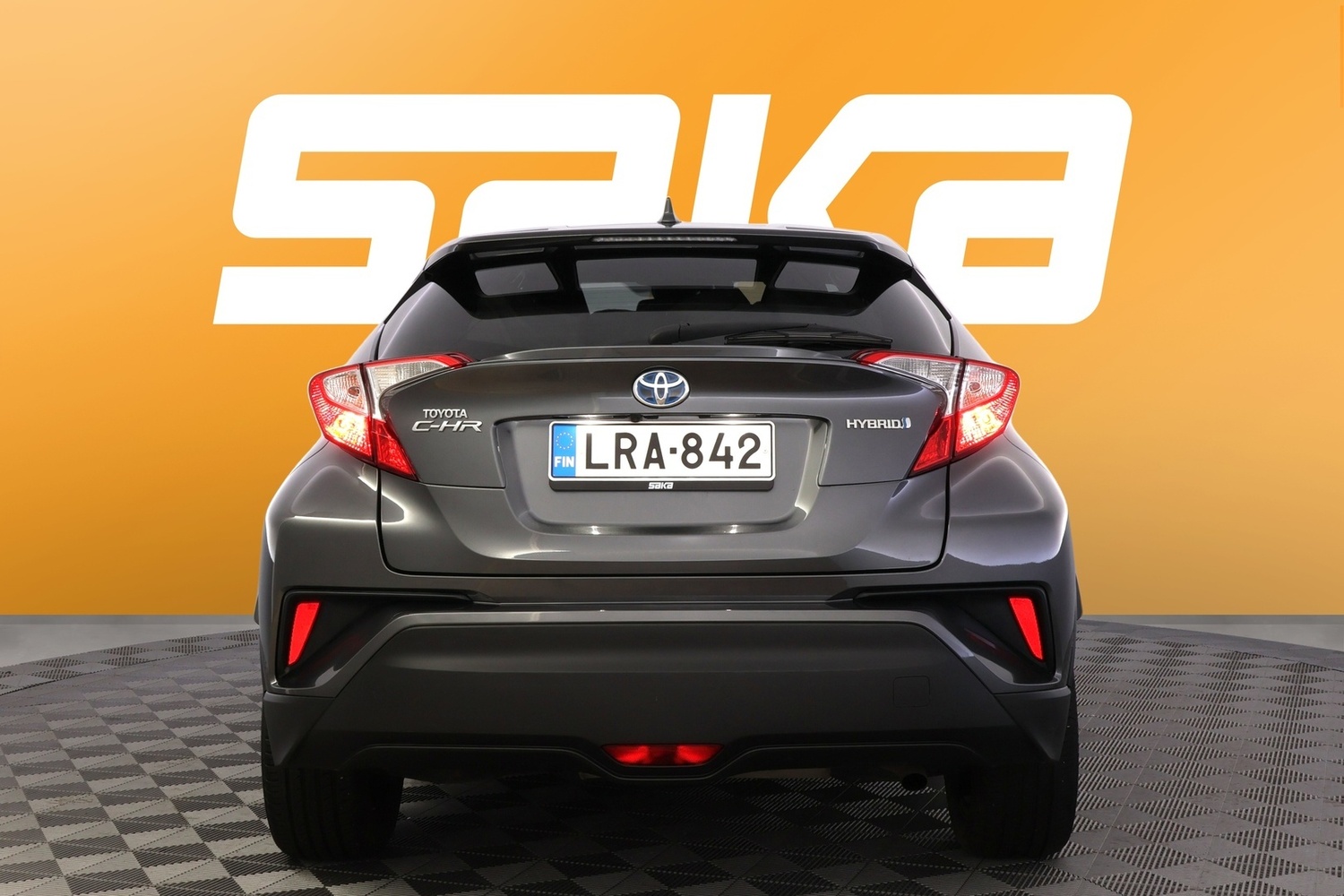 Toyota C-HR vaihtoauto