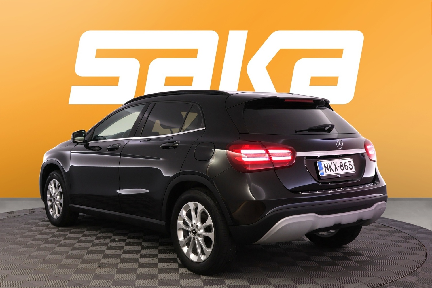 Mercedes-Benz GLA vaihtoauto