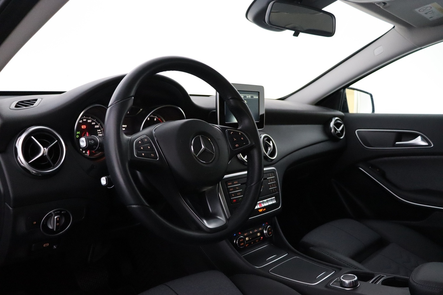 Mercedes-Benz GLA vaihtoauto