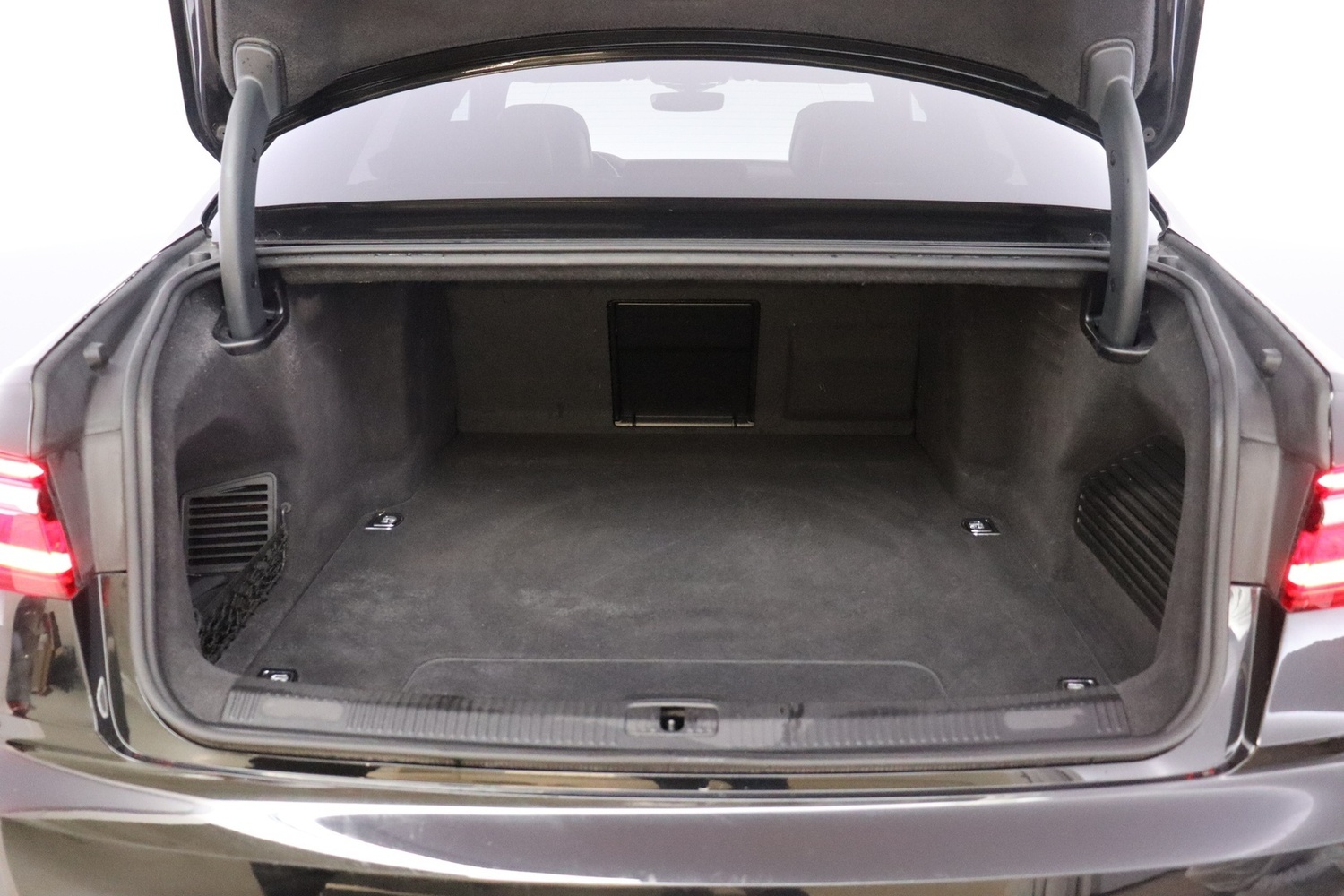 Audi A8 vaihtoauto