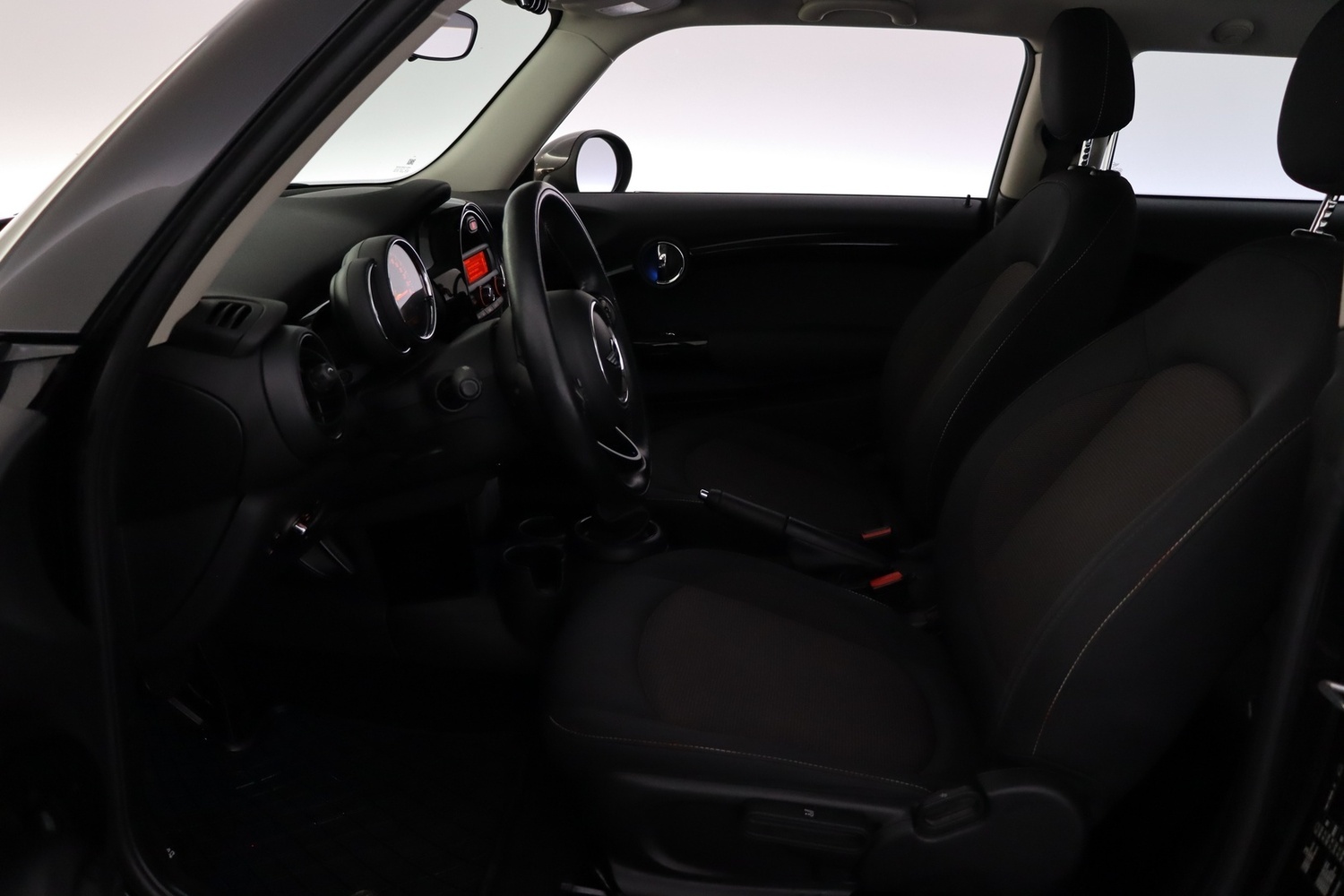 Mini Hatchback vaihtoauto