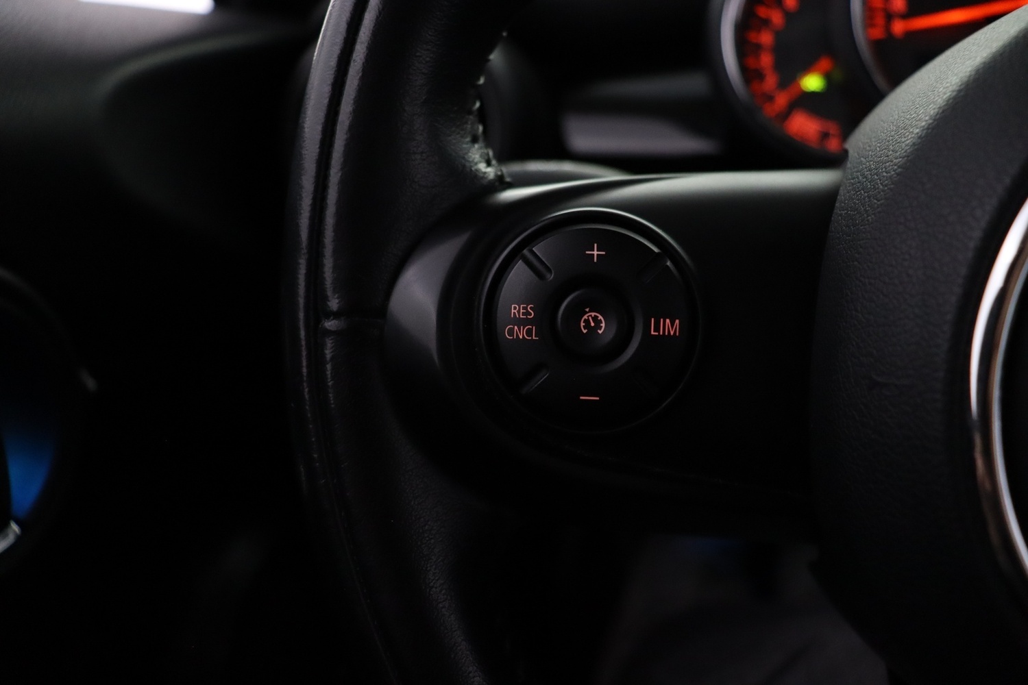 Mini Hatchback vaihtoauto