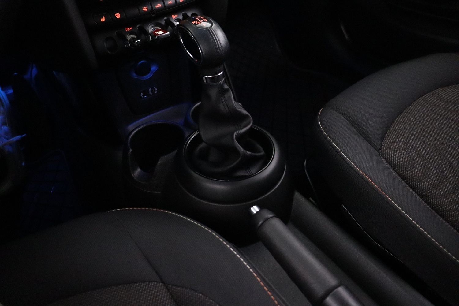 Mini Hatchback vaihtoauto