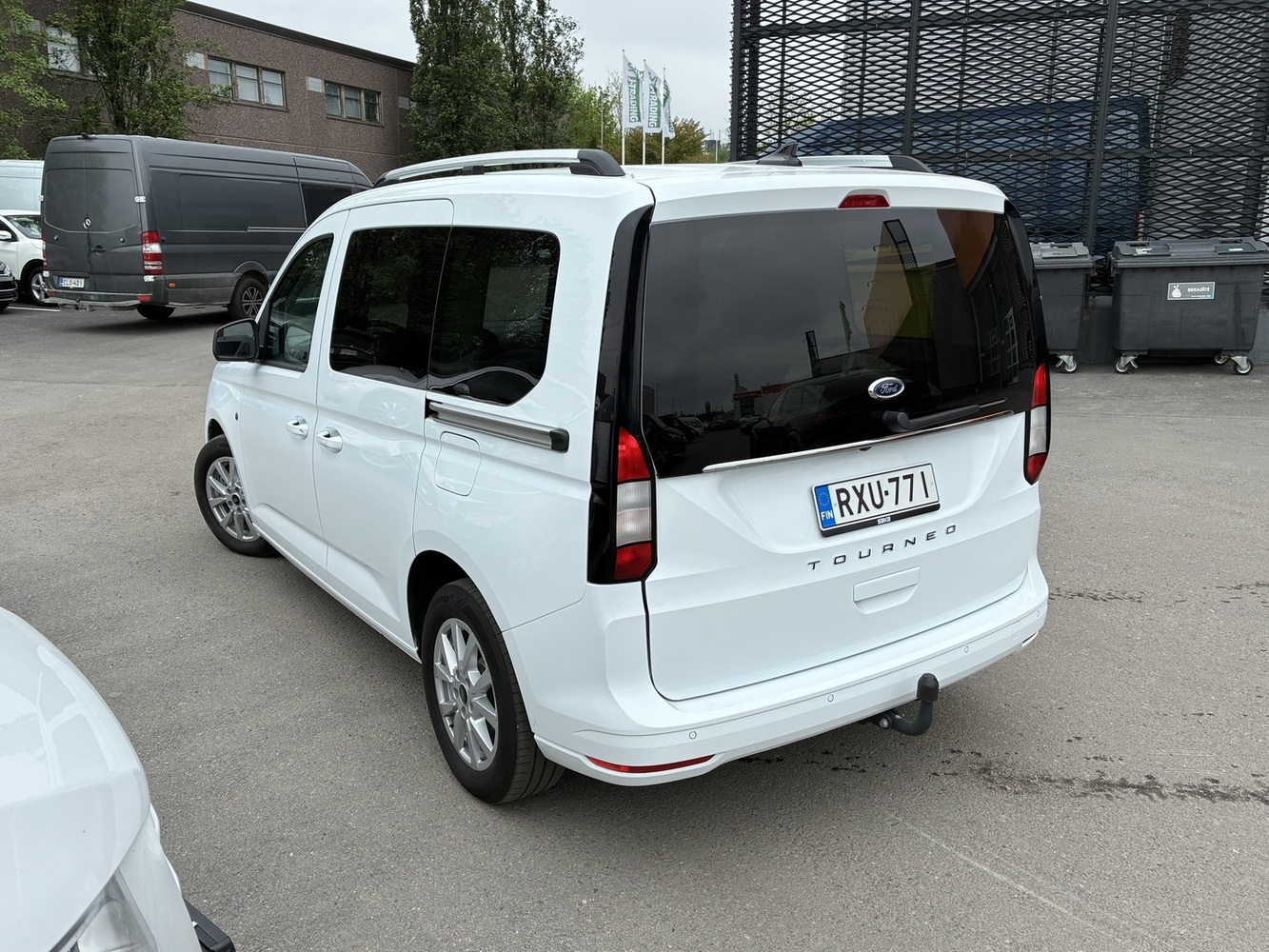 Ford Tourneo Connect vaihtoauto