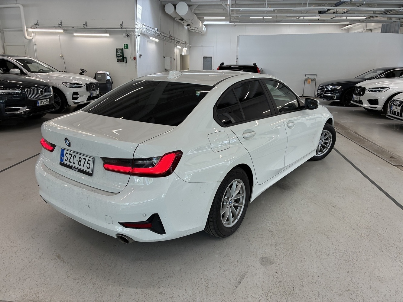 BMW 320 vaihtoauto