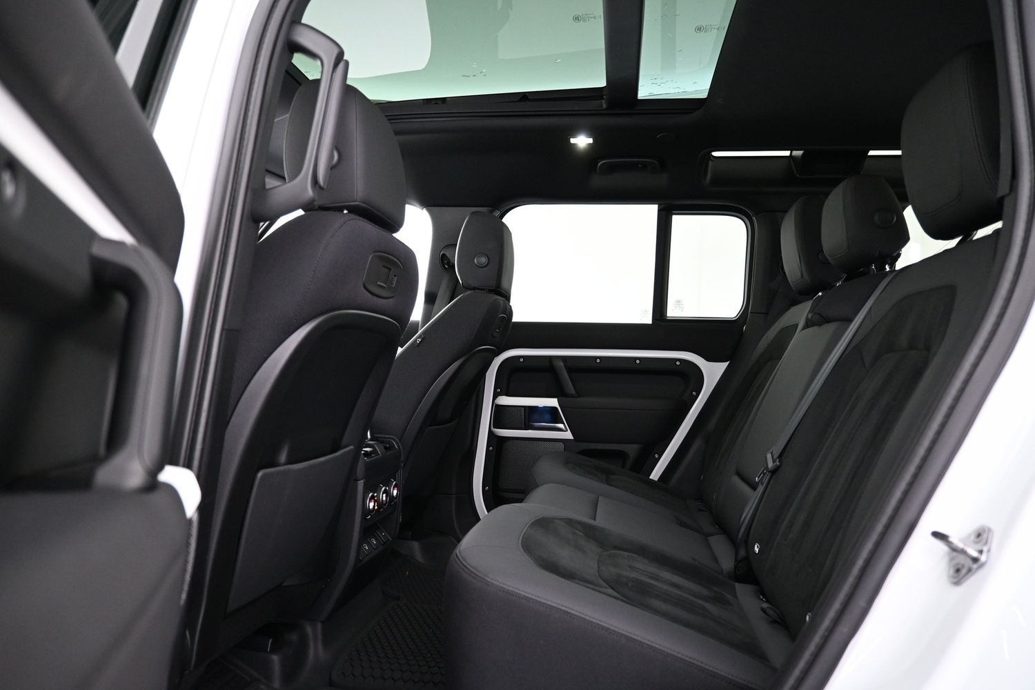 Land Rover Defender vaihtoauto