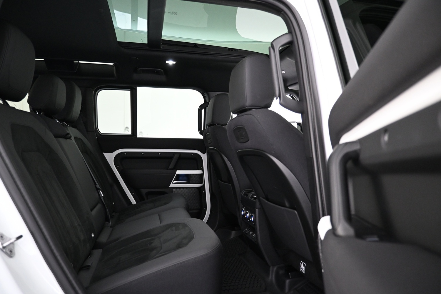 Land Rover Defender vaihtoauto