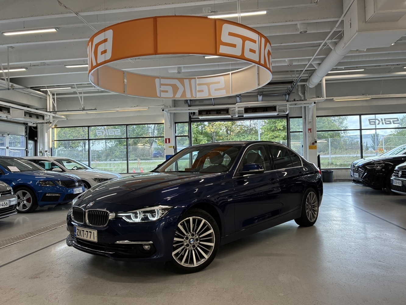 BMW 330 vaihtoauto