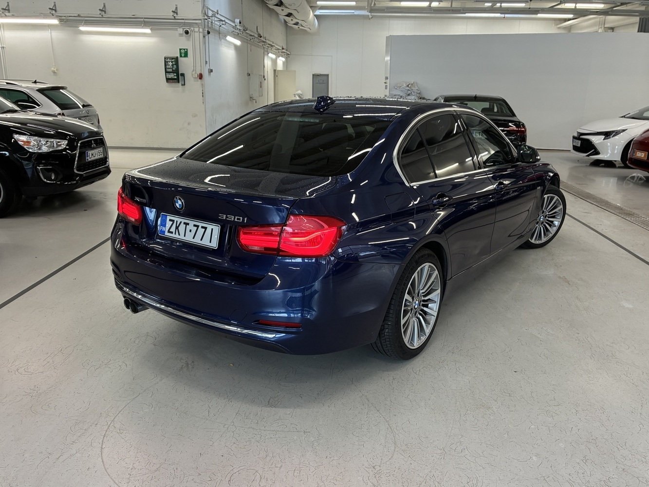 BMW 330 vaihtoauto