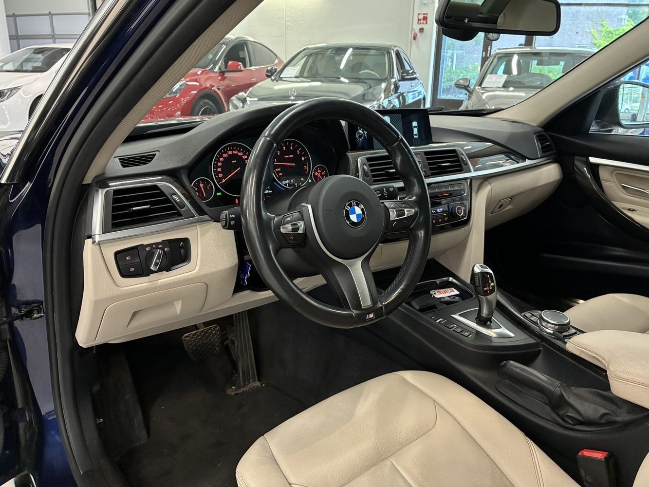 BMW 330 vaihtoauto