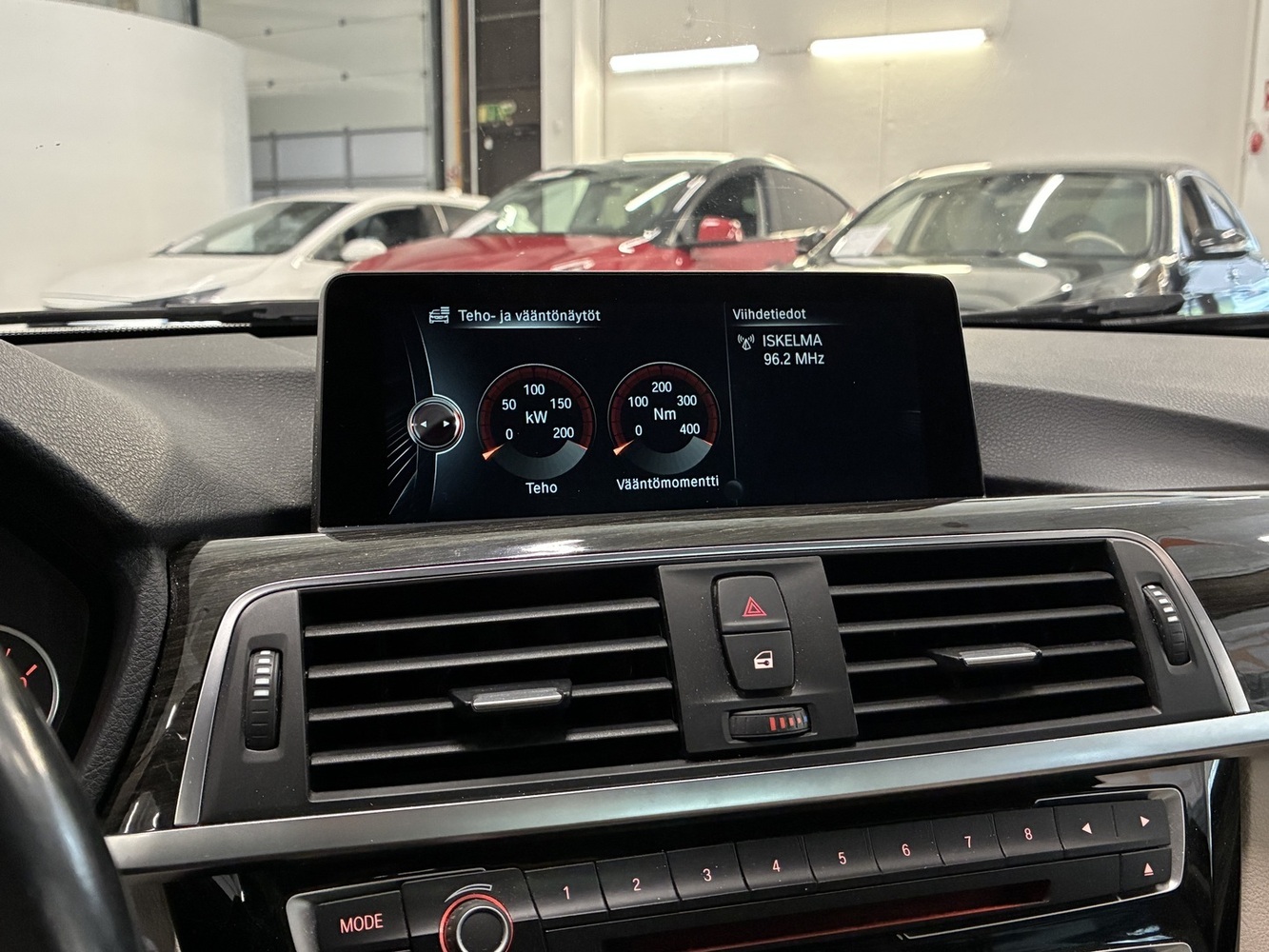 BMW 330 vaihtoauto