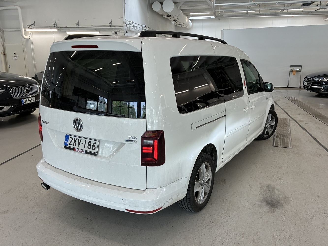 Volkswagen Caddy Maxi vaihtoauto