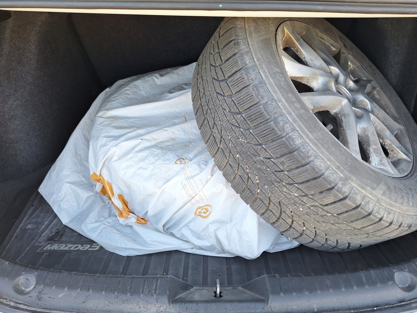 Mazda 3 vaihtoauto