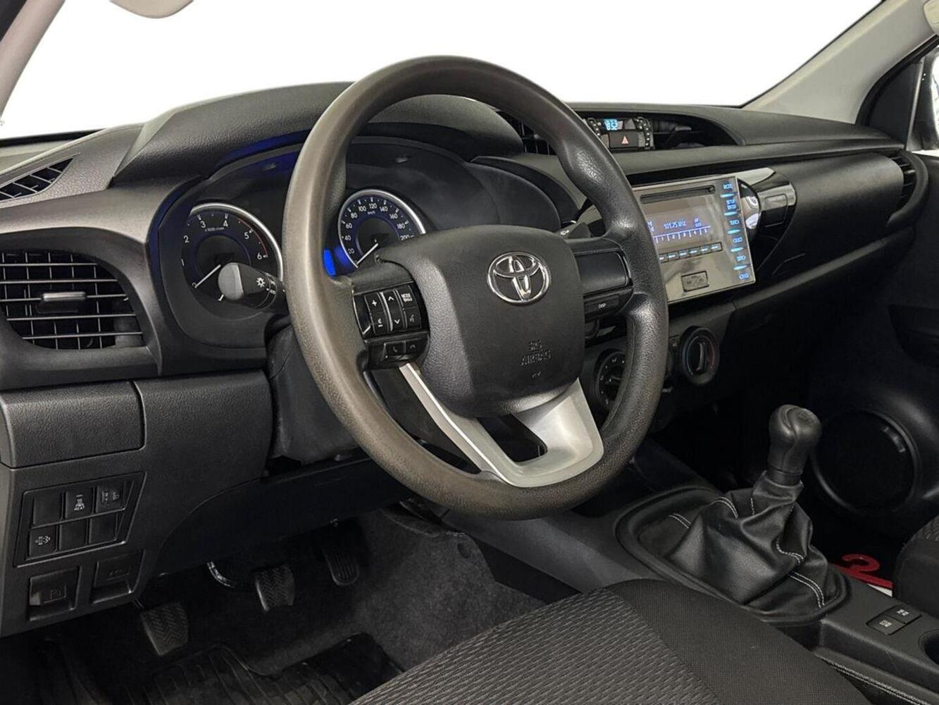 Toyota Hilux vaihtoauto
