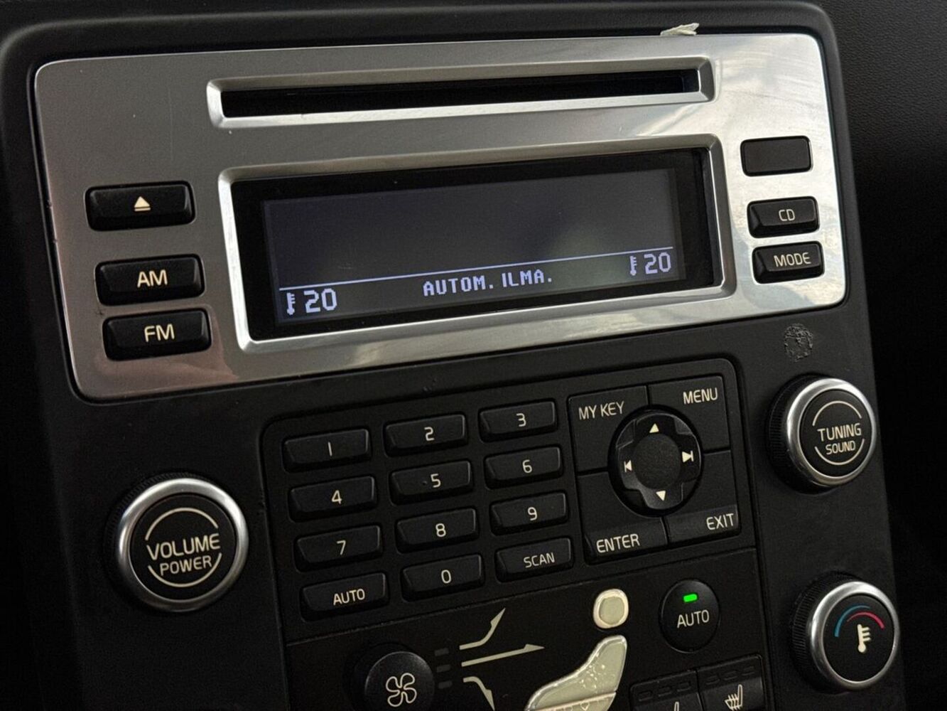 Volvo V70 vaihtoauto