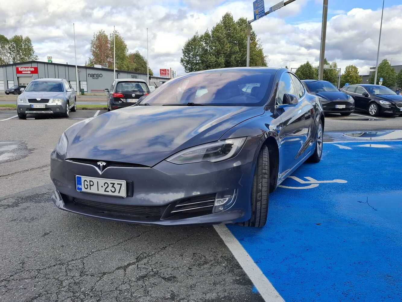 Tesla Model S vaihtoauto