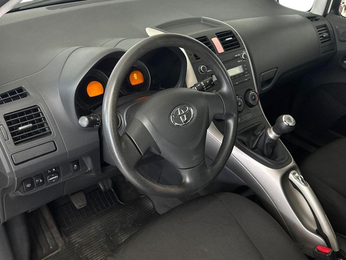 Toyota Auris vaihtoauto