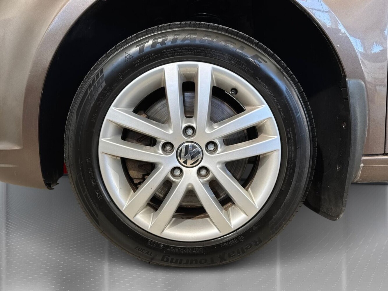 Volkswagen Caddy Maxi vaihtoauto