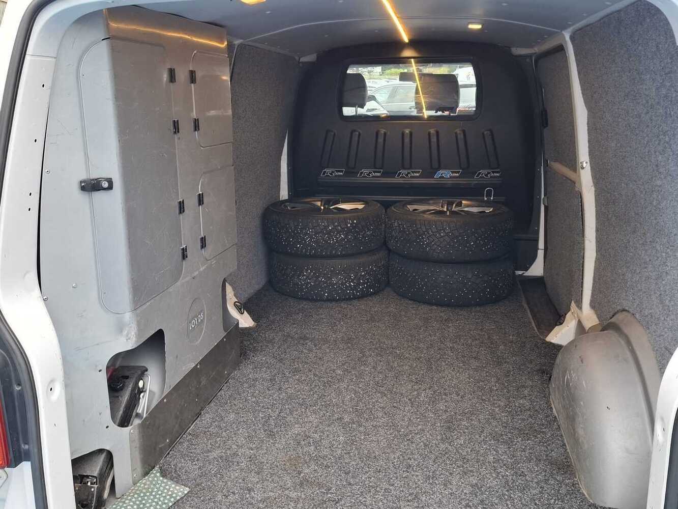 Volkswagen Transporter vaihtoauto