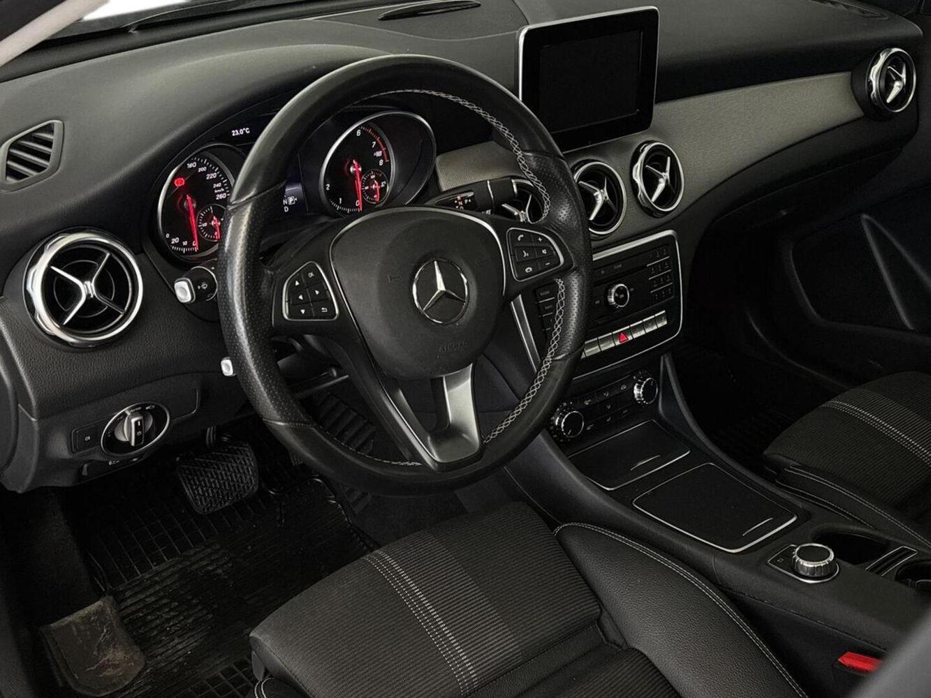 Mercedes-Benz GLA vaihtoauto