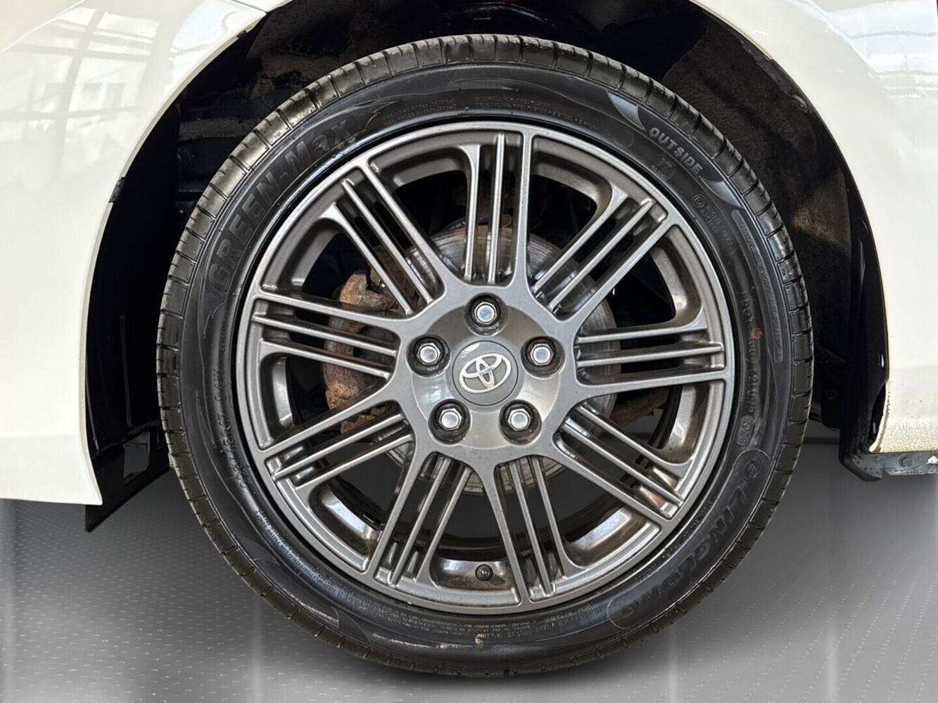 Toyota Auris vaihtoauto