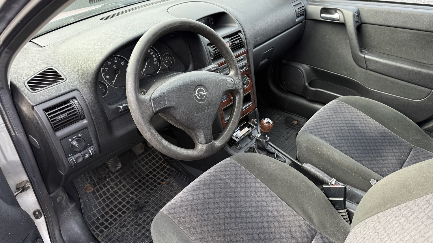 Opel Astra vaihtoauto