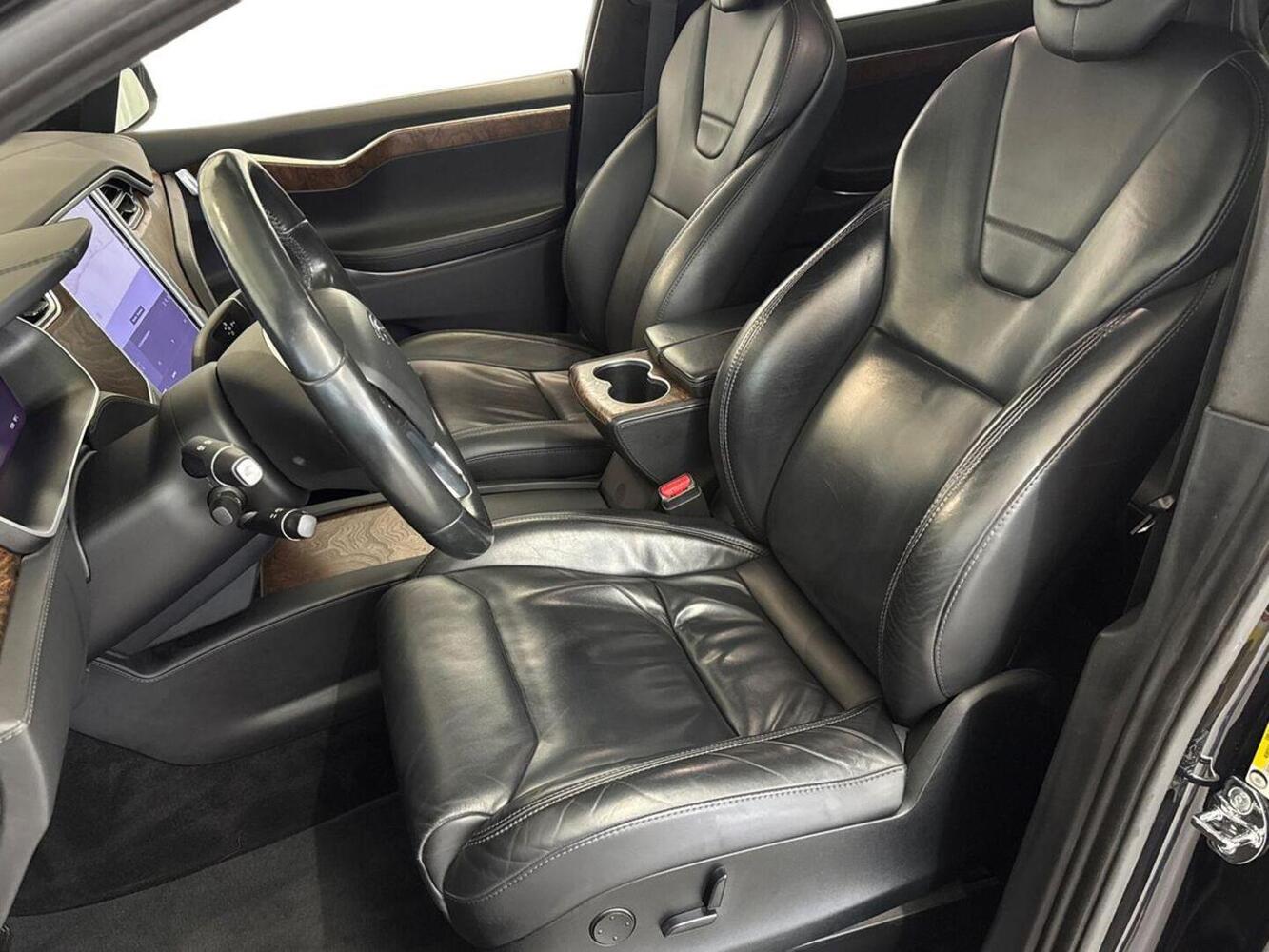 Tesla Model X vaihtoauto