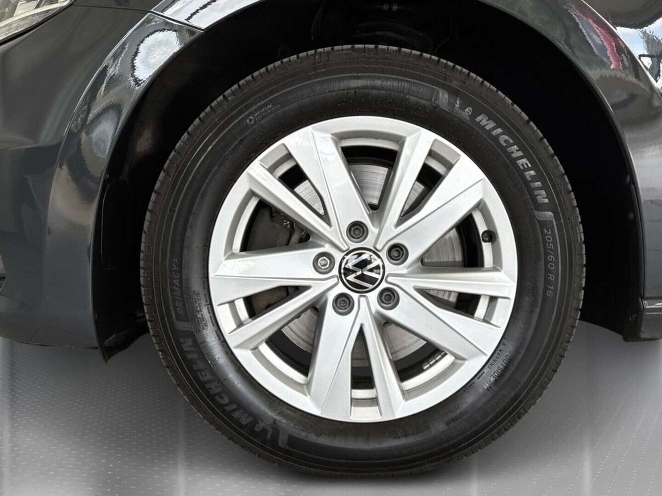 Volkswagen Touran vaihtoauto