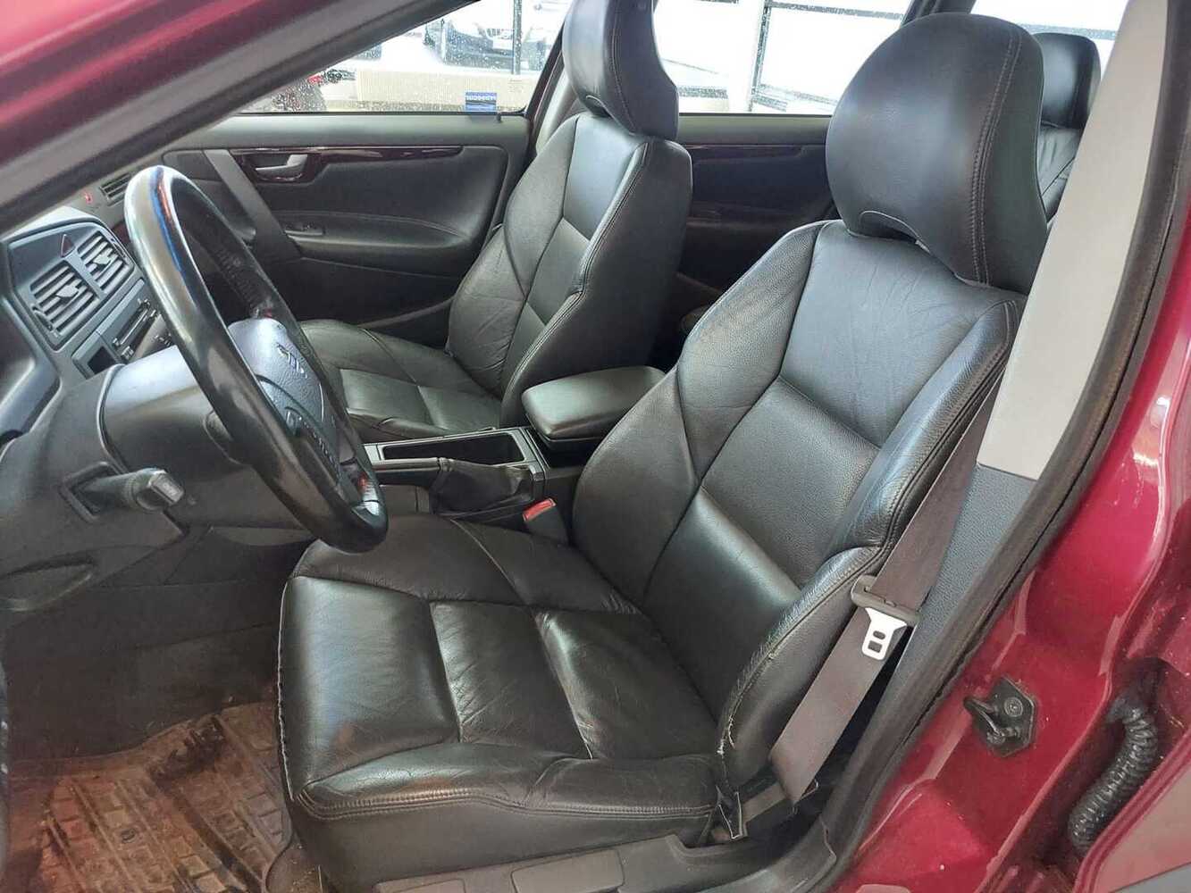 Volvo V70 vaihtoauto