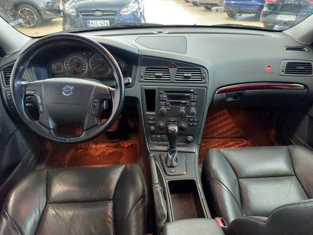 Volvo V70 vaihtoauto