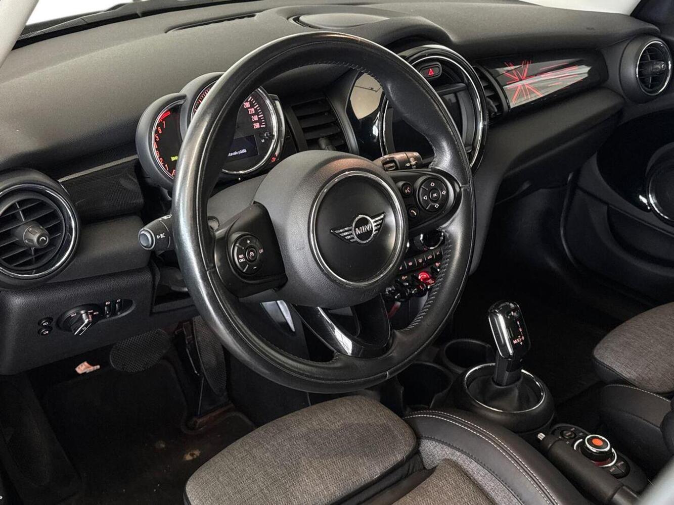 Mini Hatchback vaihtoauto