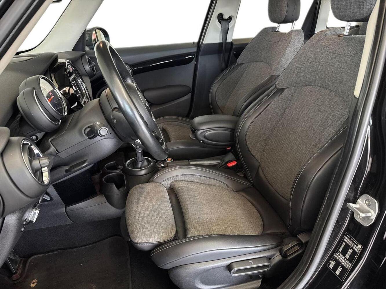 Mini Hatchback vaihtoauto