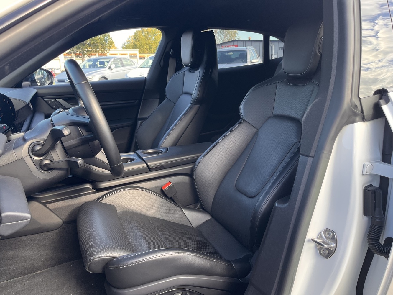 Porsche Taycan vaihtoauto