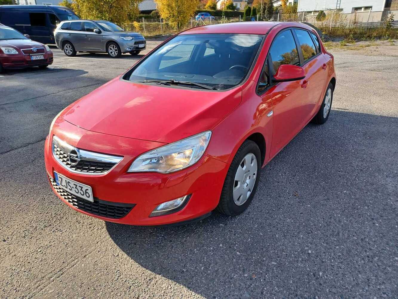 Opel Astra vaihtoauto