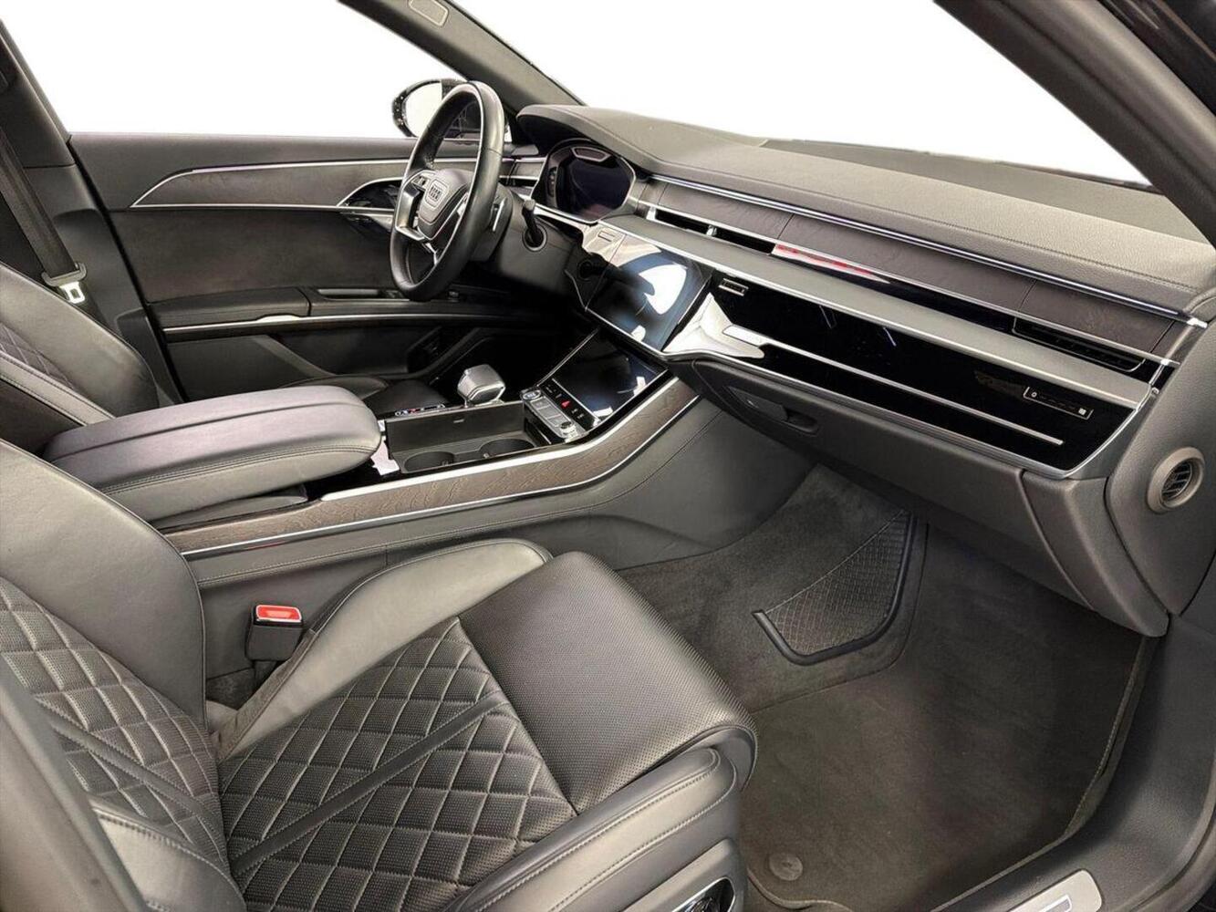 Audi A8 vaihtoauto