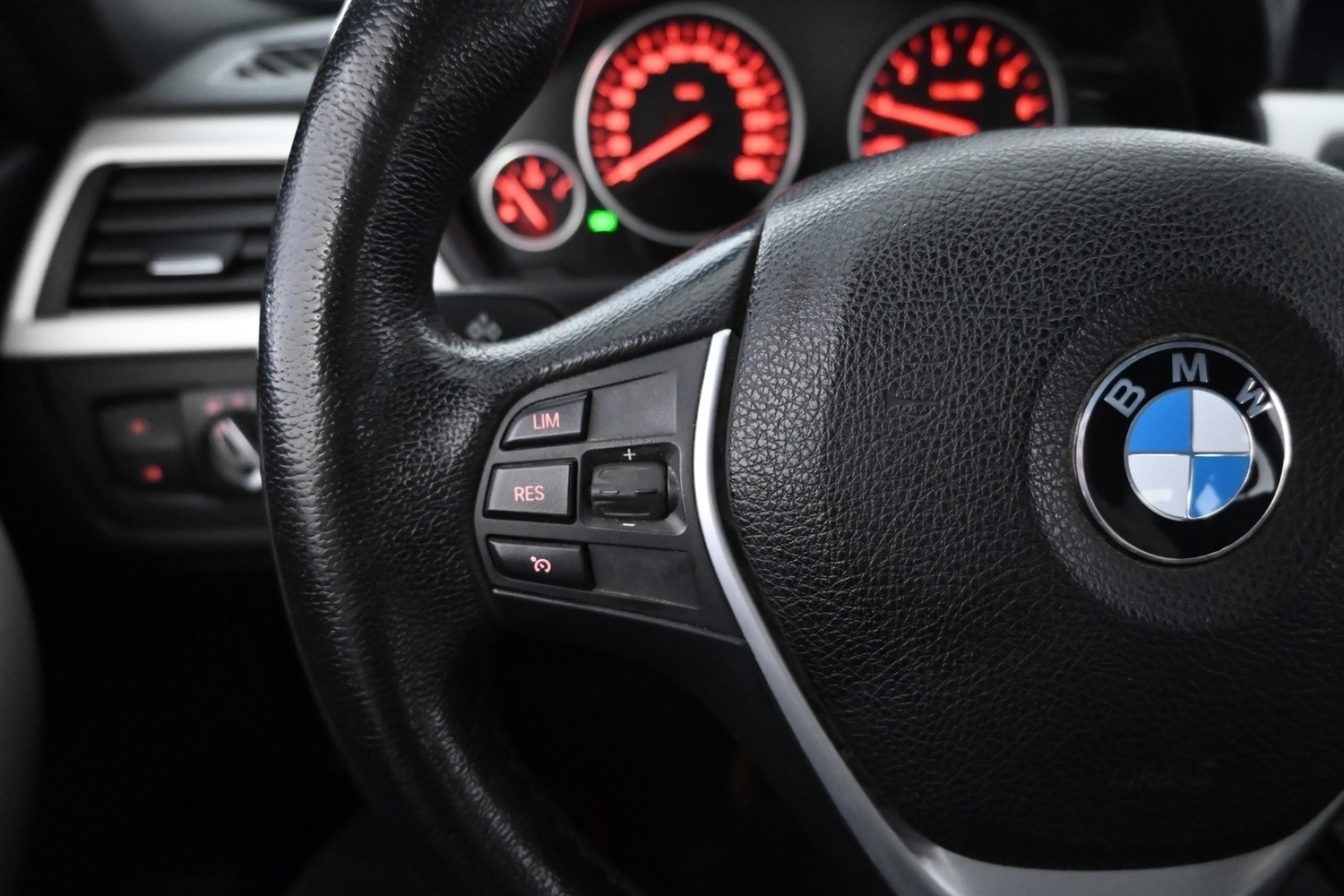 BMW 320 vaihtoauto