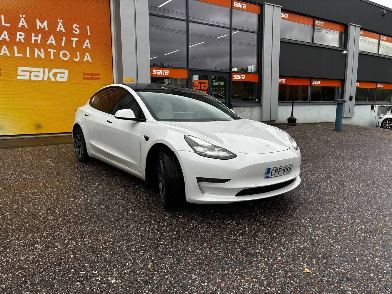 Tesla Model 3 vaihtoauto