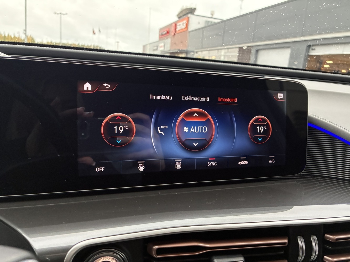 Mercedes-Benz EQC vaihtoauto
