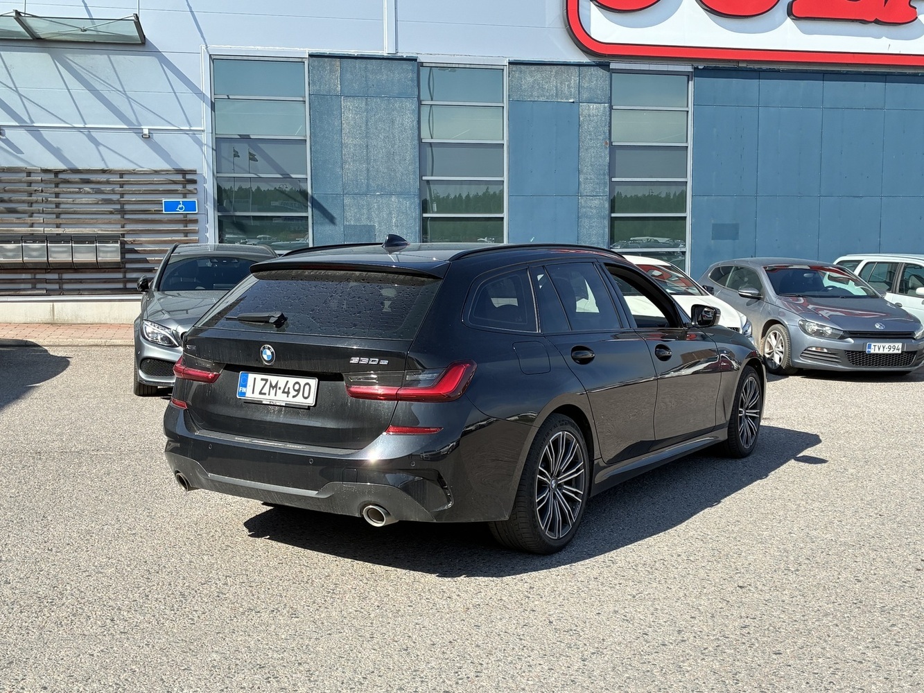BMW 330 vaihtoauto