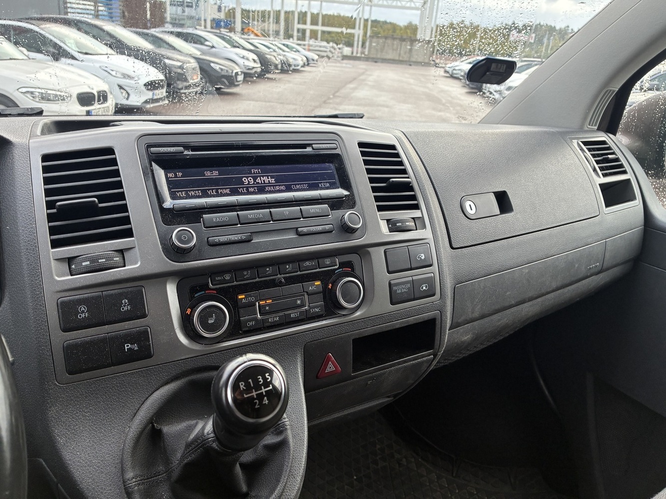Volkswagen Caravelle vaihtoauto