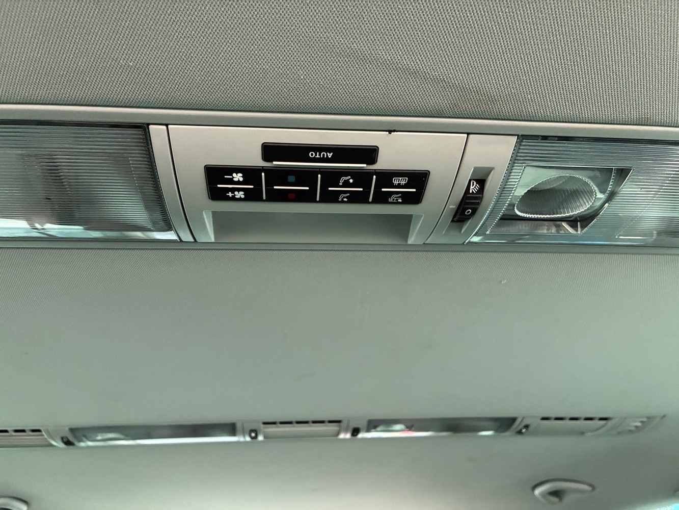 Volkswagen Caravelle vaihtoauto