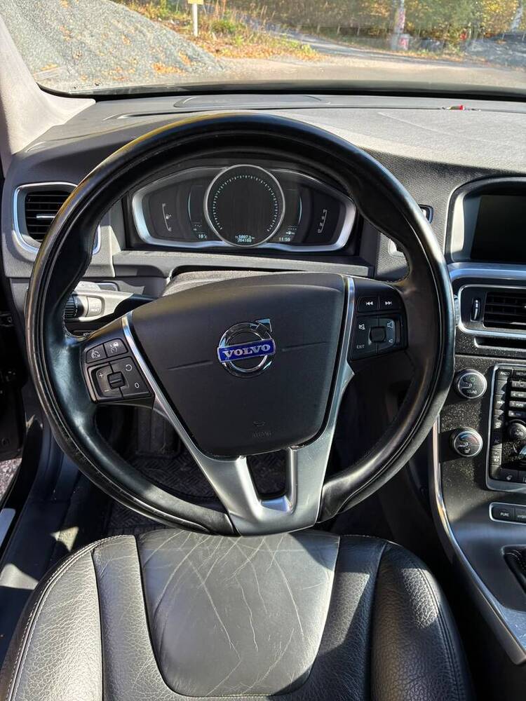 Volvo V60 vaihtoauto