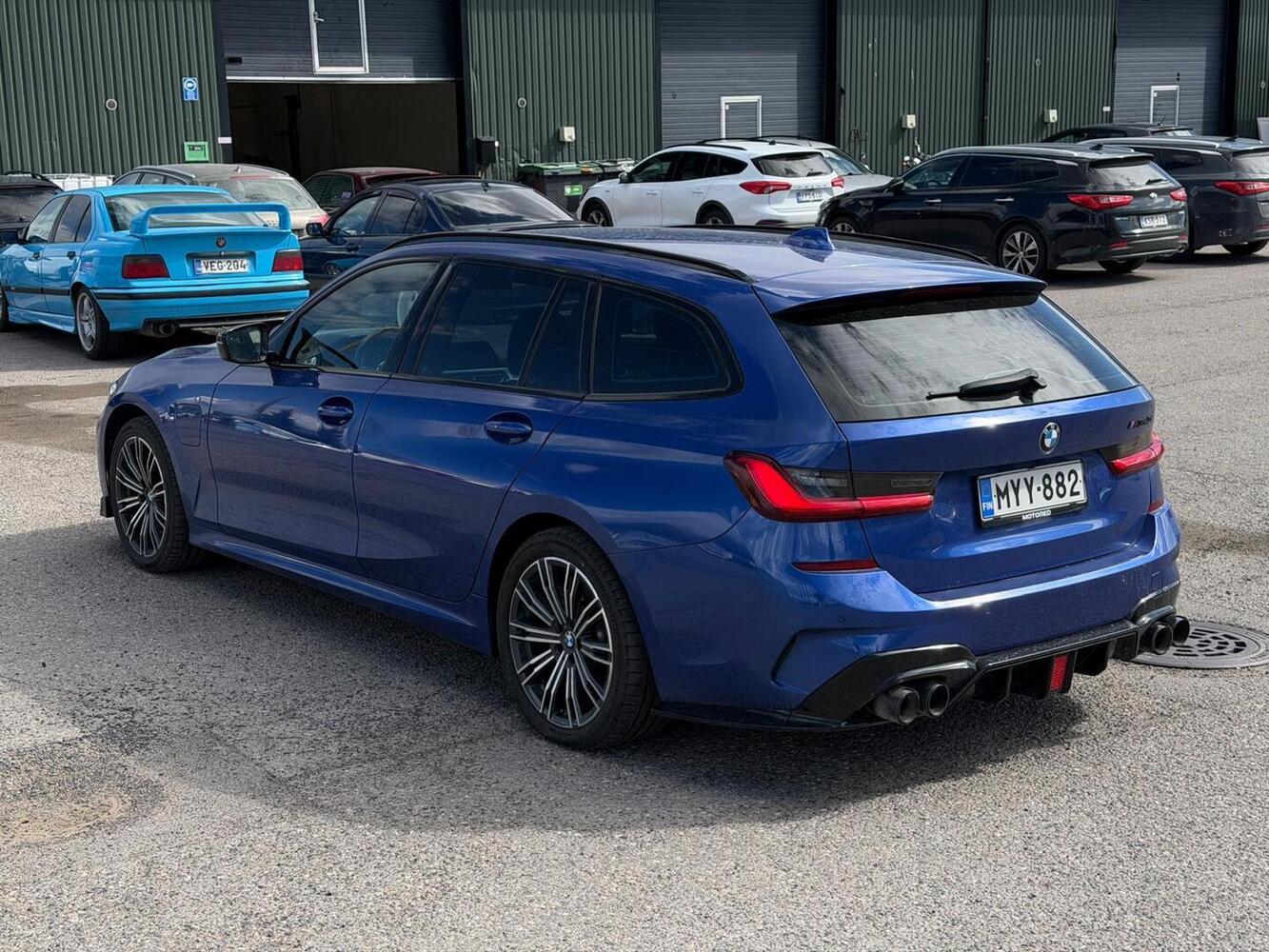 BMW 330 vaihtoauto