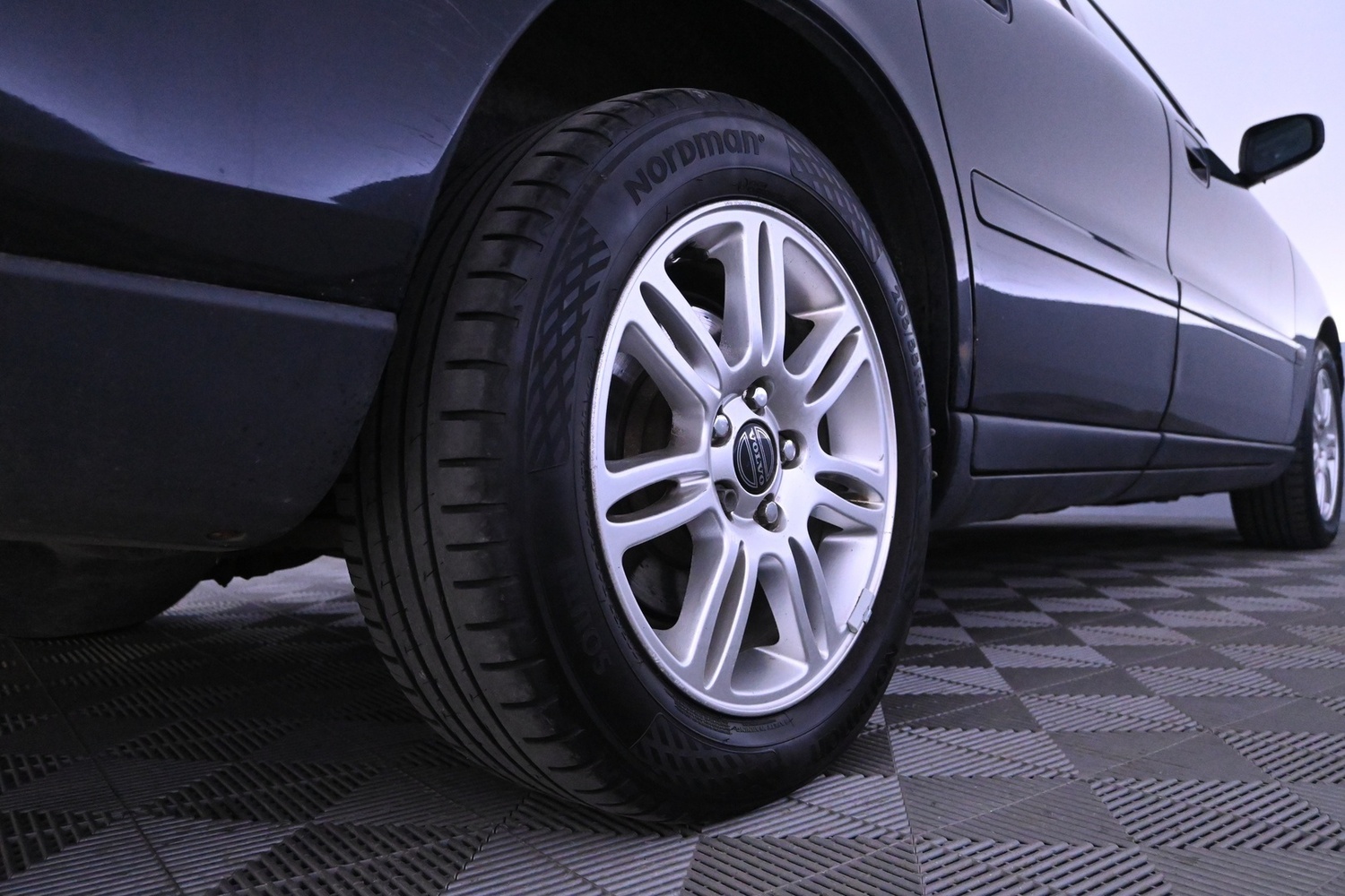 Volvo V70 vaihtoauto