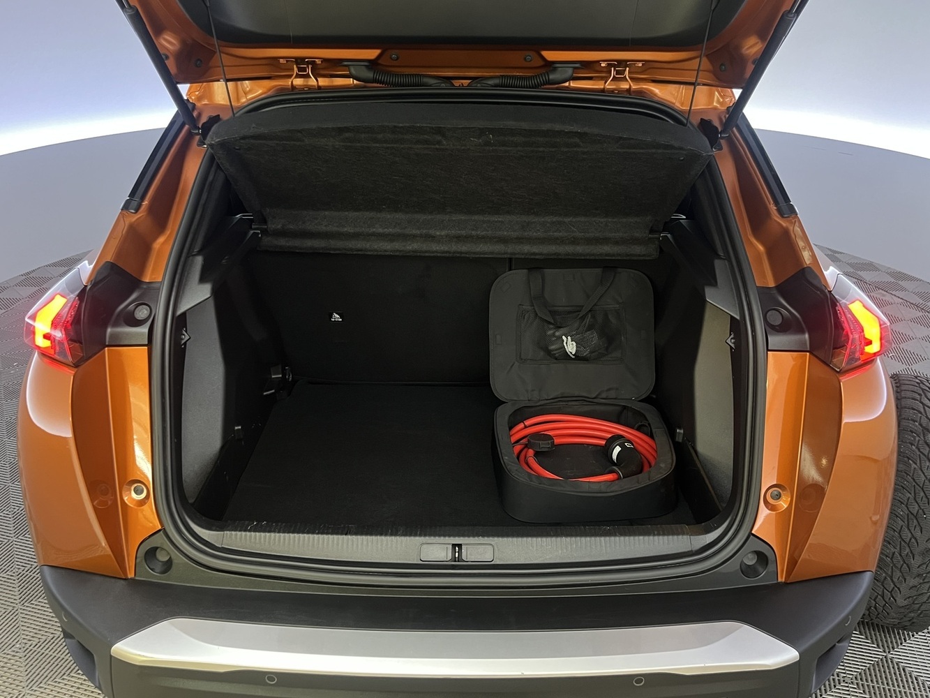 Peugeot e-2008 vaihtoauto