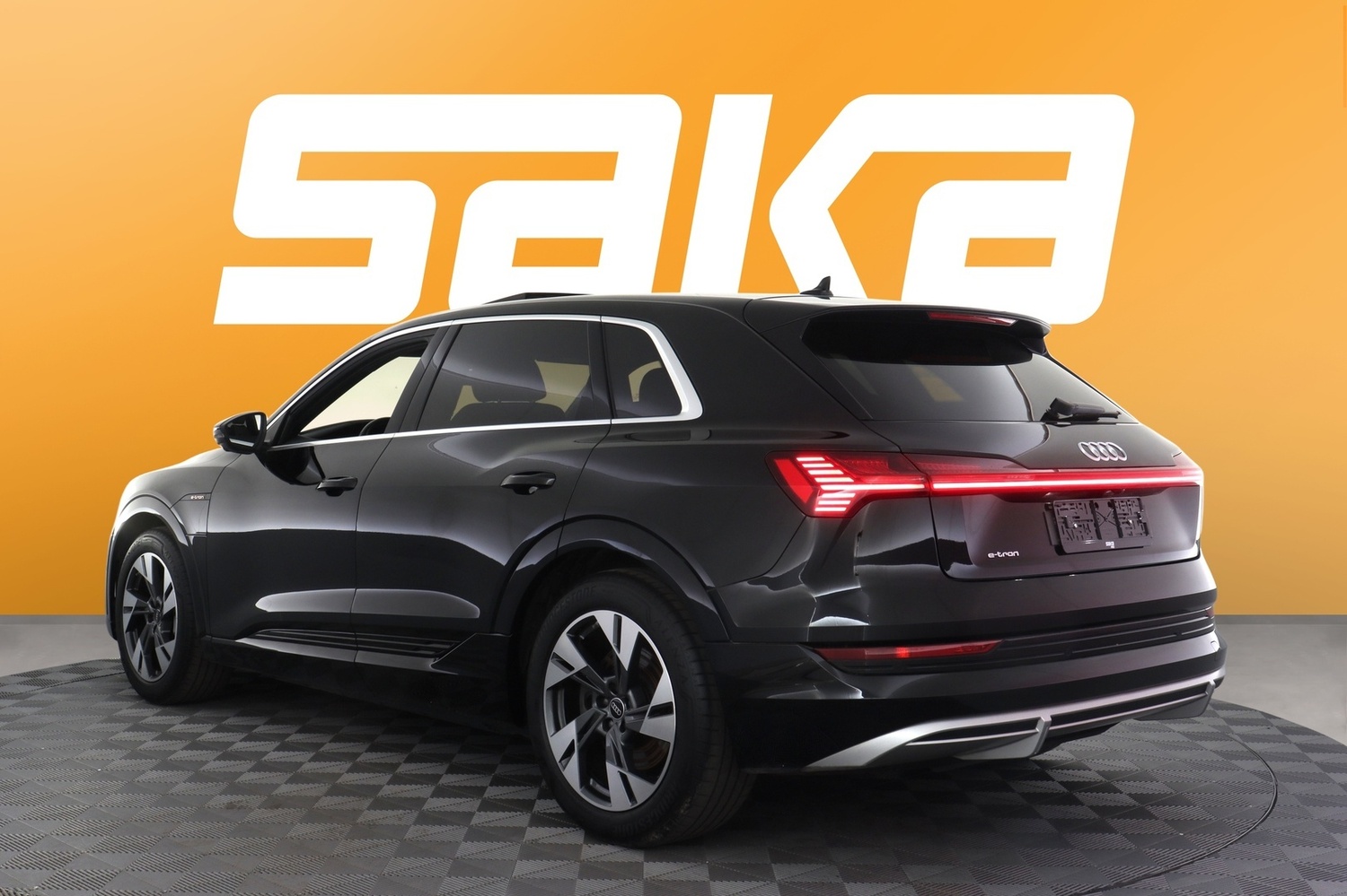 Audi e-tron vaihtoauto